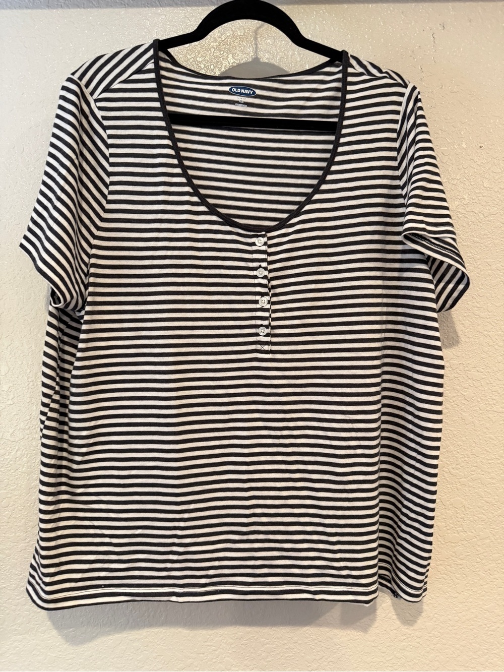 Old Navy Gray & White Striped Short Sleeve Henley Top XXL slim fit